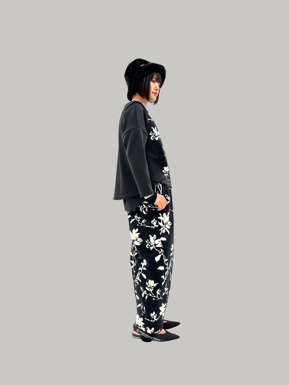【予約商品】ayane 花柄ジャガードバレルレッグパンツ