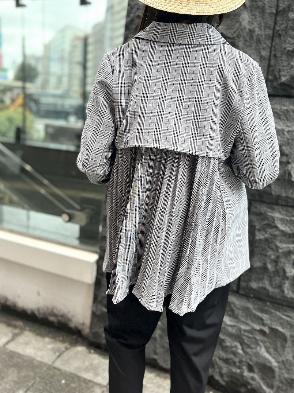 q.b.c チェックバックプリーツ柄ジャケット