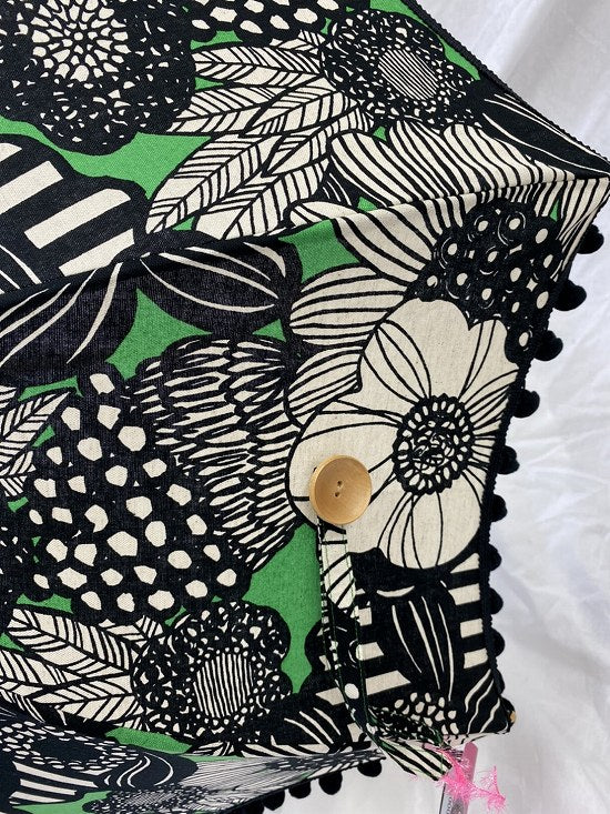 nuts 日傘 ポンポン小【本体価格+送料770円込み】