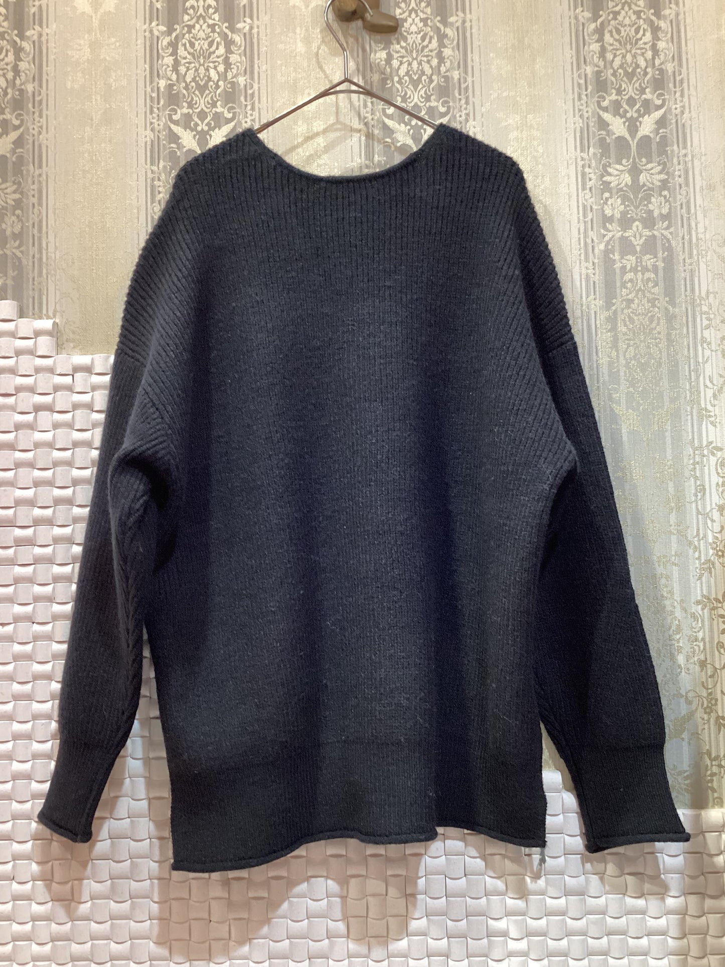 ◯Eimee Law ランダム刺繍ロゴニット