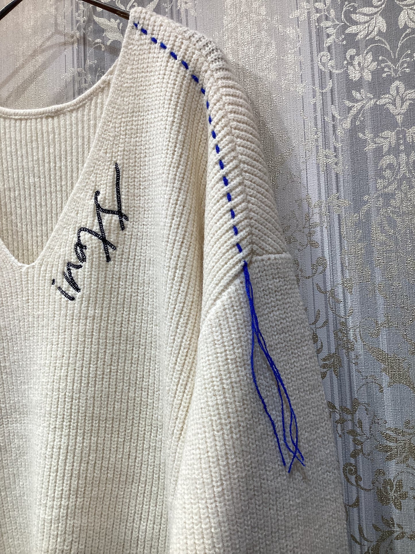 ◯Eimee Law ランダム刺繍ロゴニット