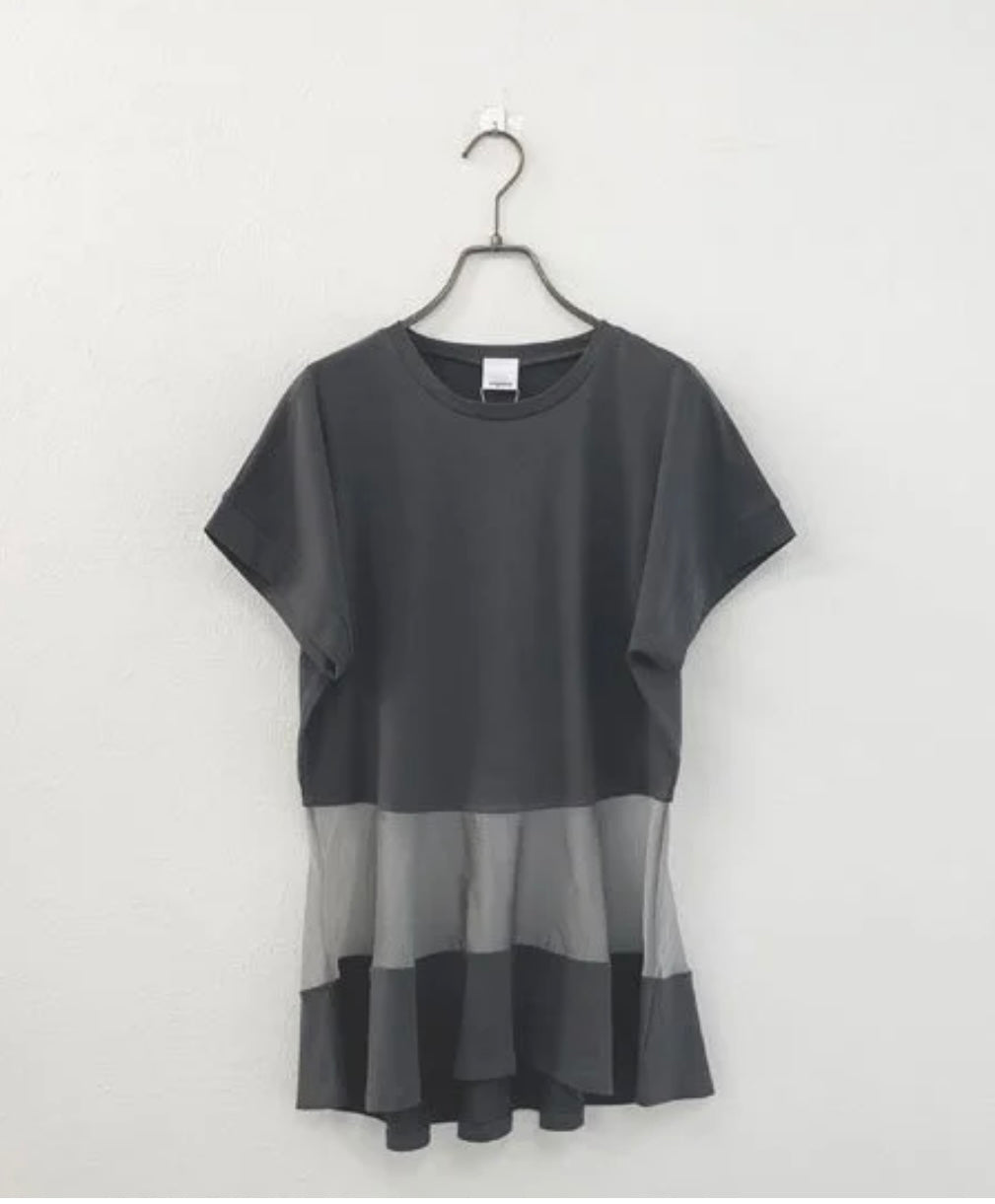 【9月10日再入荷】Vingtrois ペプラムシアーTシャツ