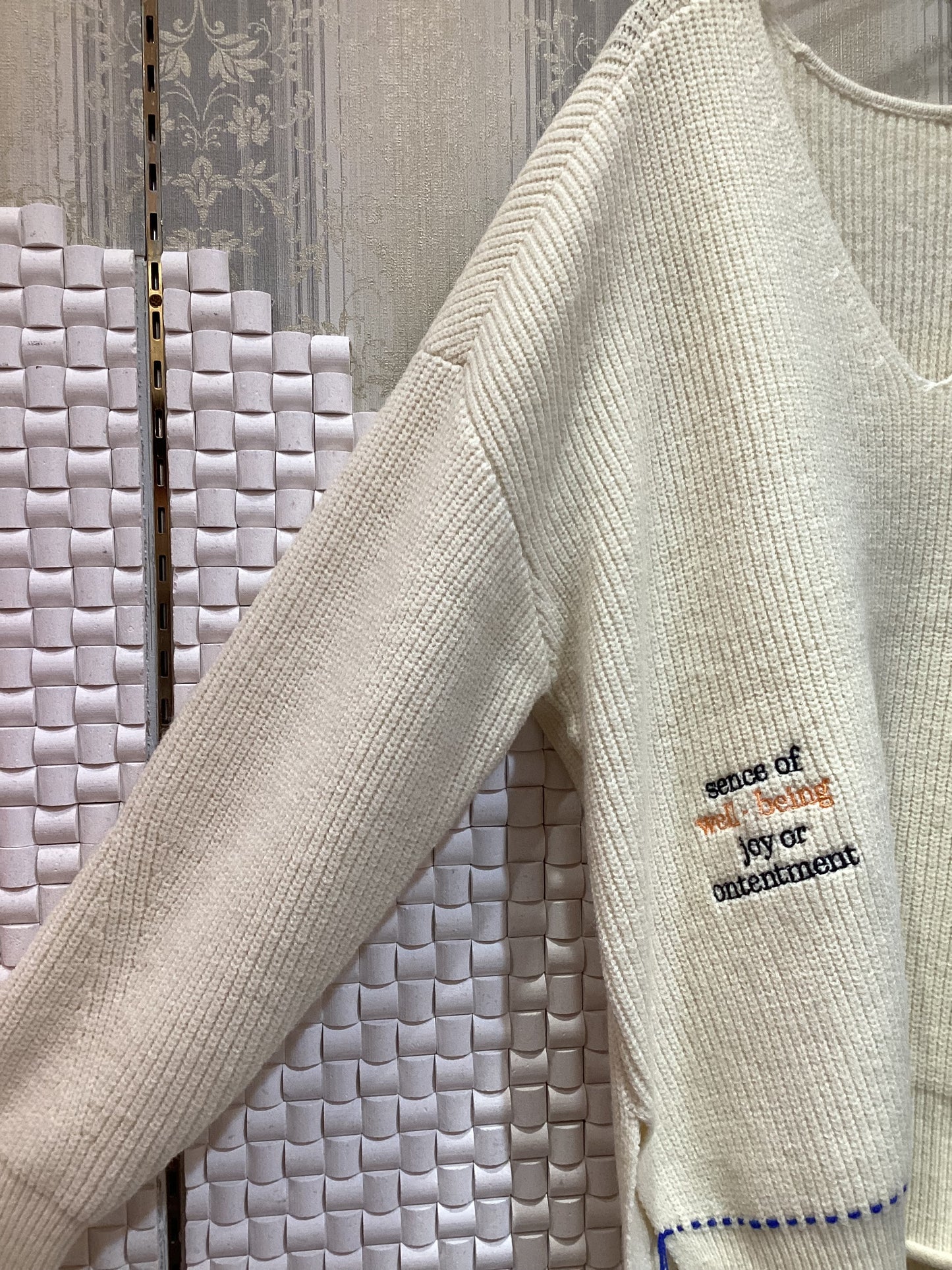 ◯Eimee Law ランダム刺繍ロゴニット
