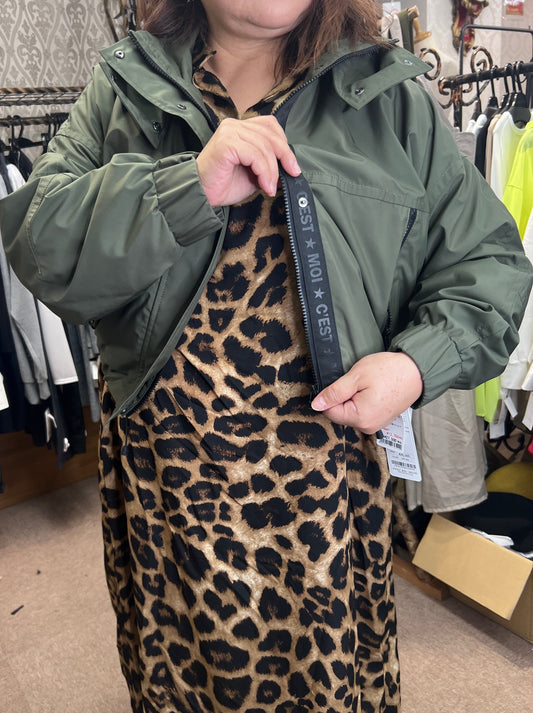 ショートブルゾン