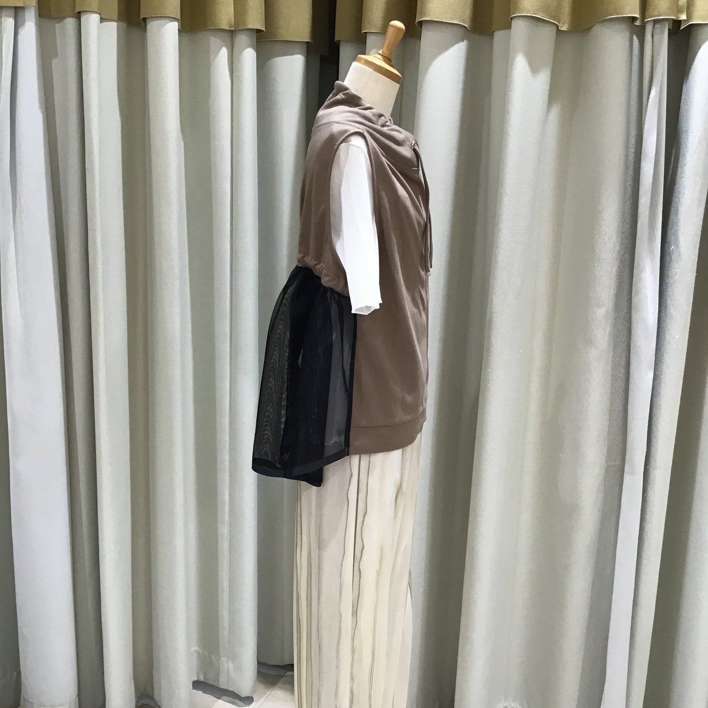 ◎メッシュ切替ZIP UP