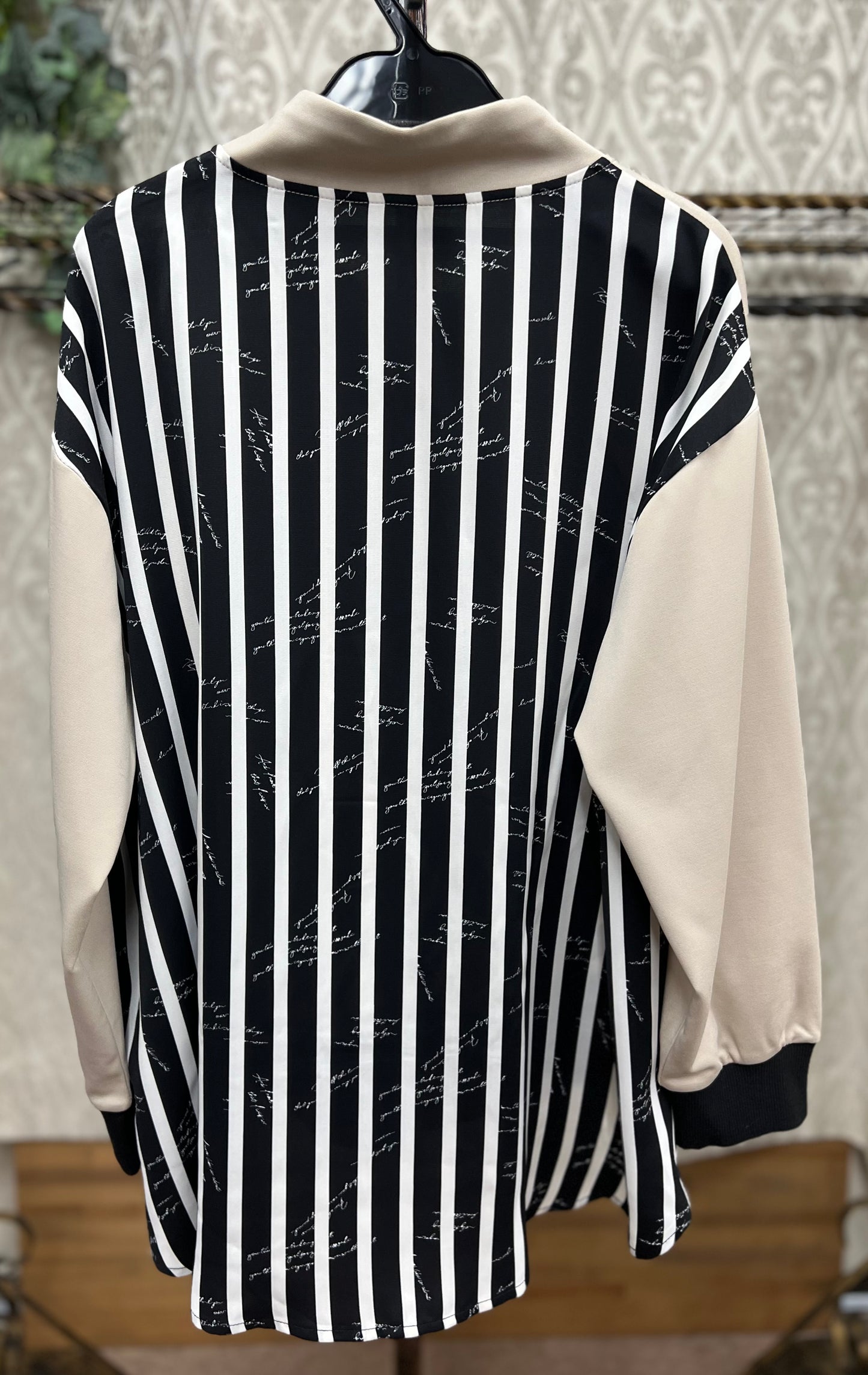 ストライプテールZIPUP