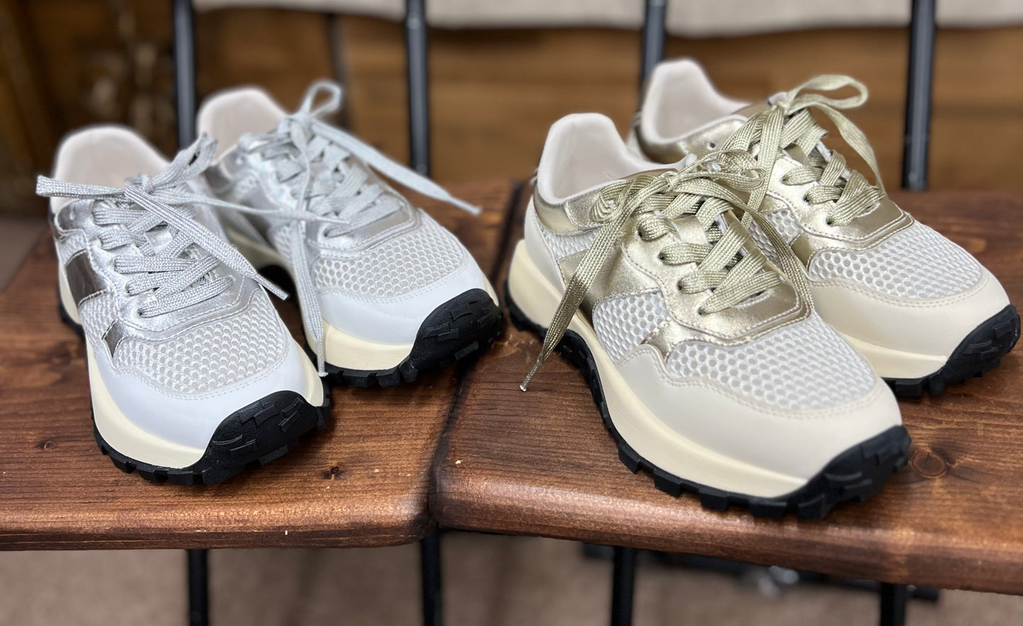 O’HOVE DE MUSEE
メタリックメッシュスニーカー