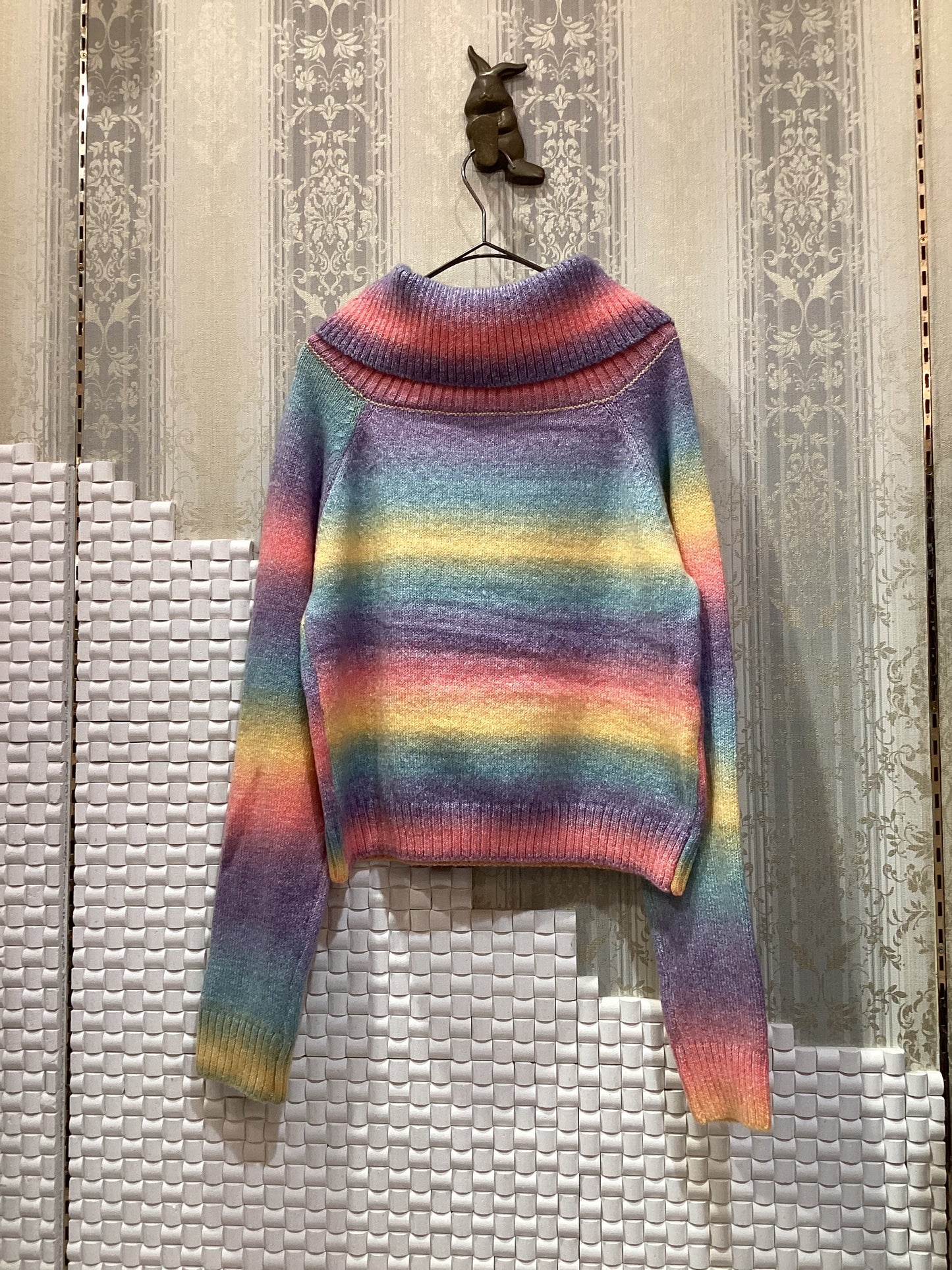 ◯タートルネックレインボーニット