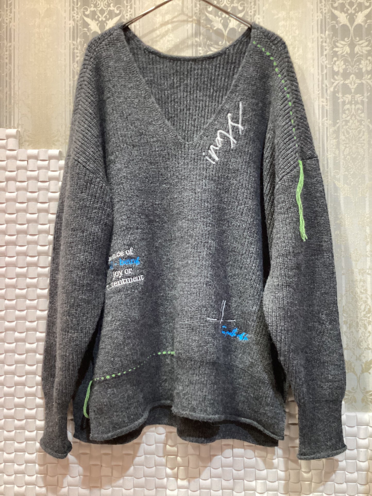 ◯Eimee Law ランダム刺繍ロゴニット