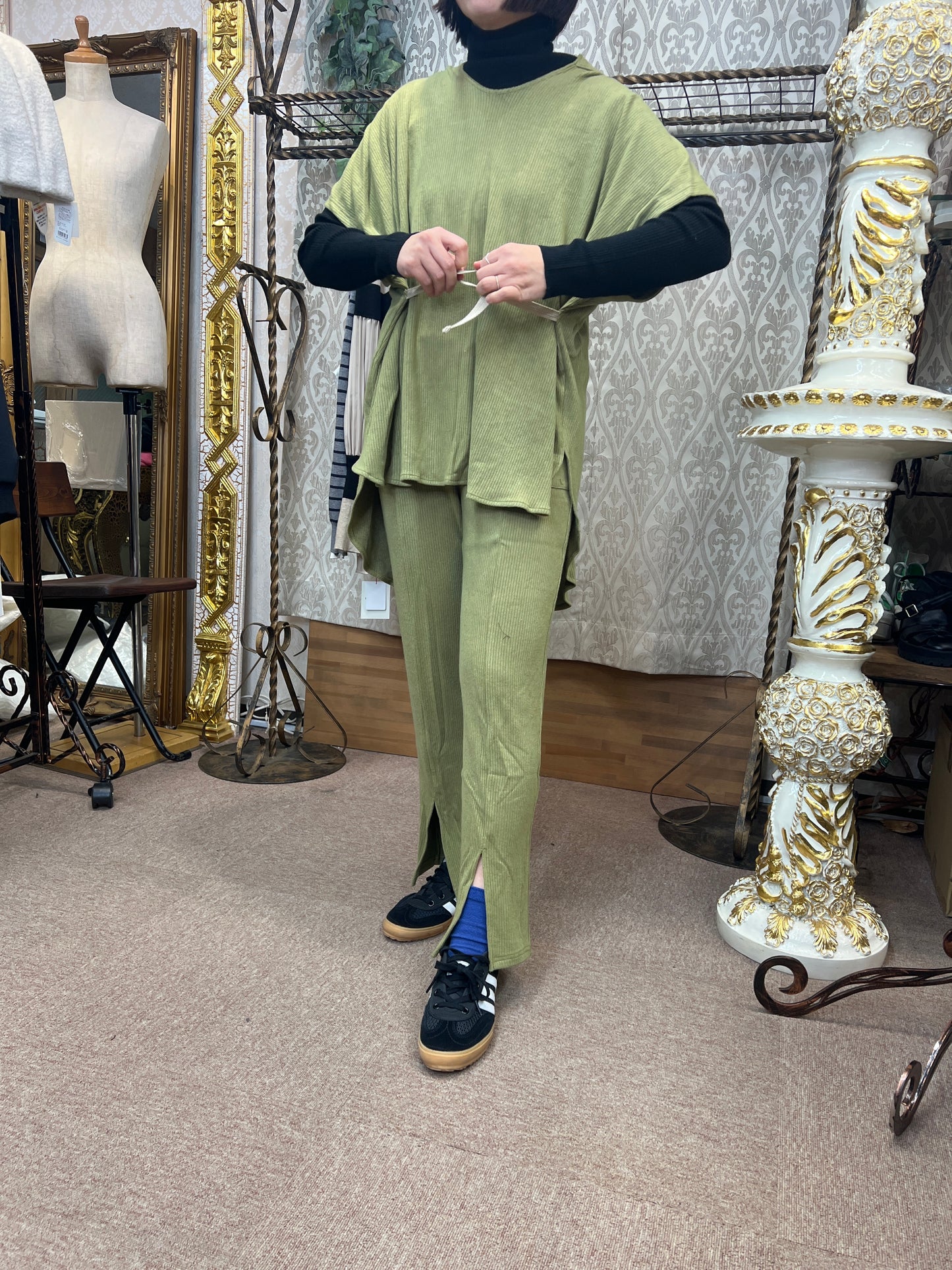 【12月24日再入荷】MH リブ前スリットニットパンツ