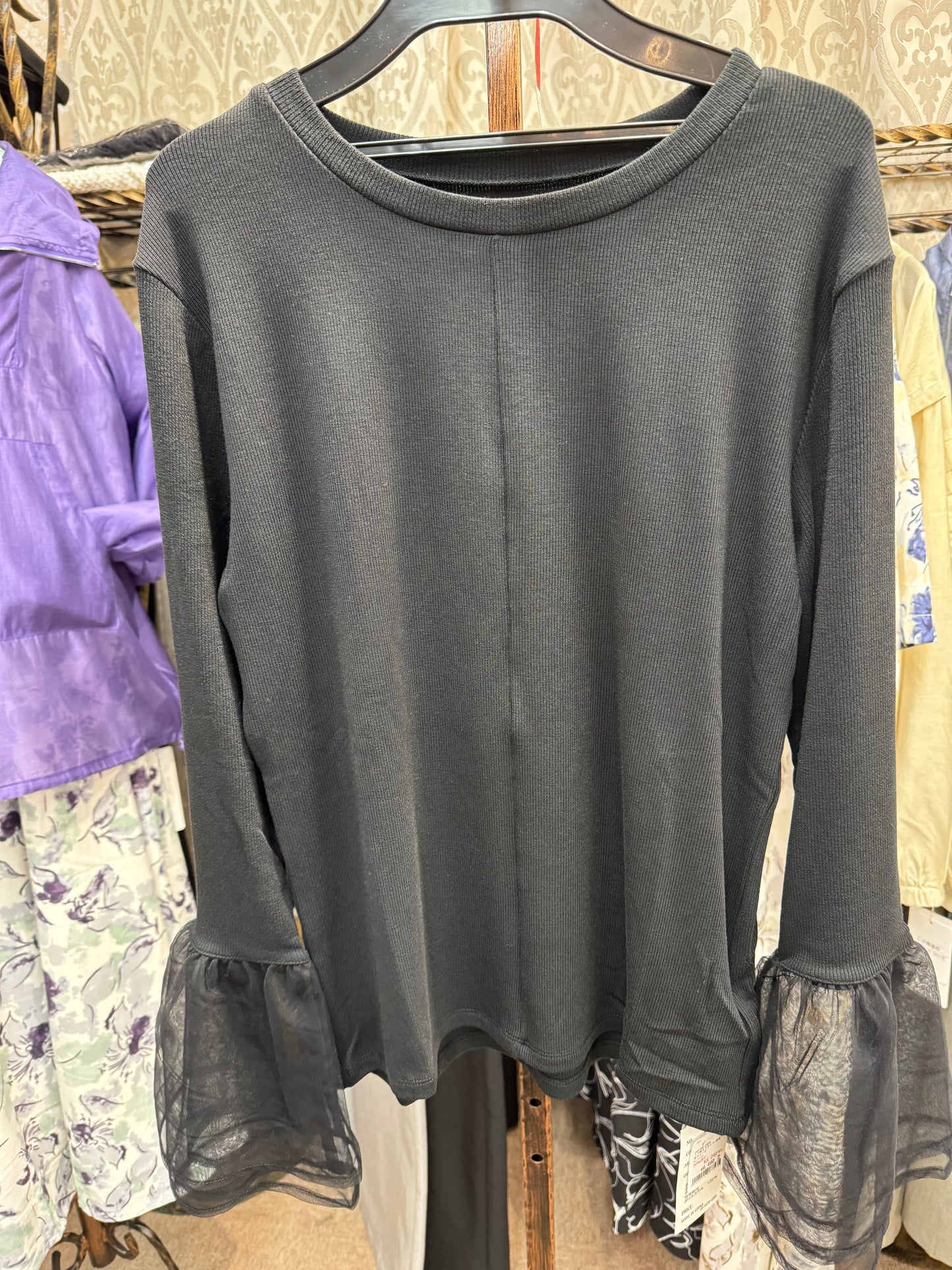 【9月3日再入荷】袖ペプラム フライストップス