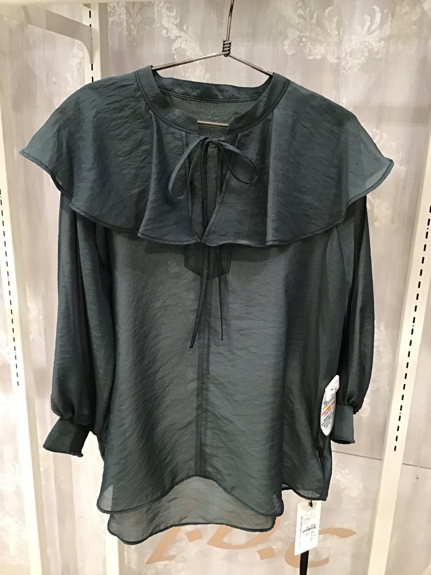 ◎Eimee Law ステッチ配色フリルカラーシアーBL