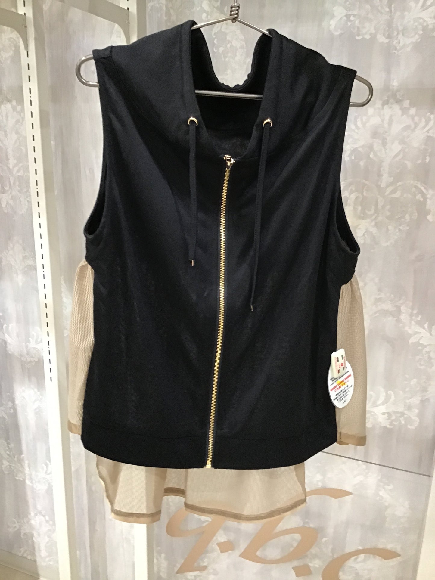 ◎メッシュ切替ZIP UP