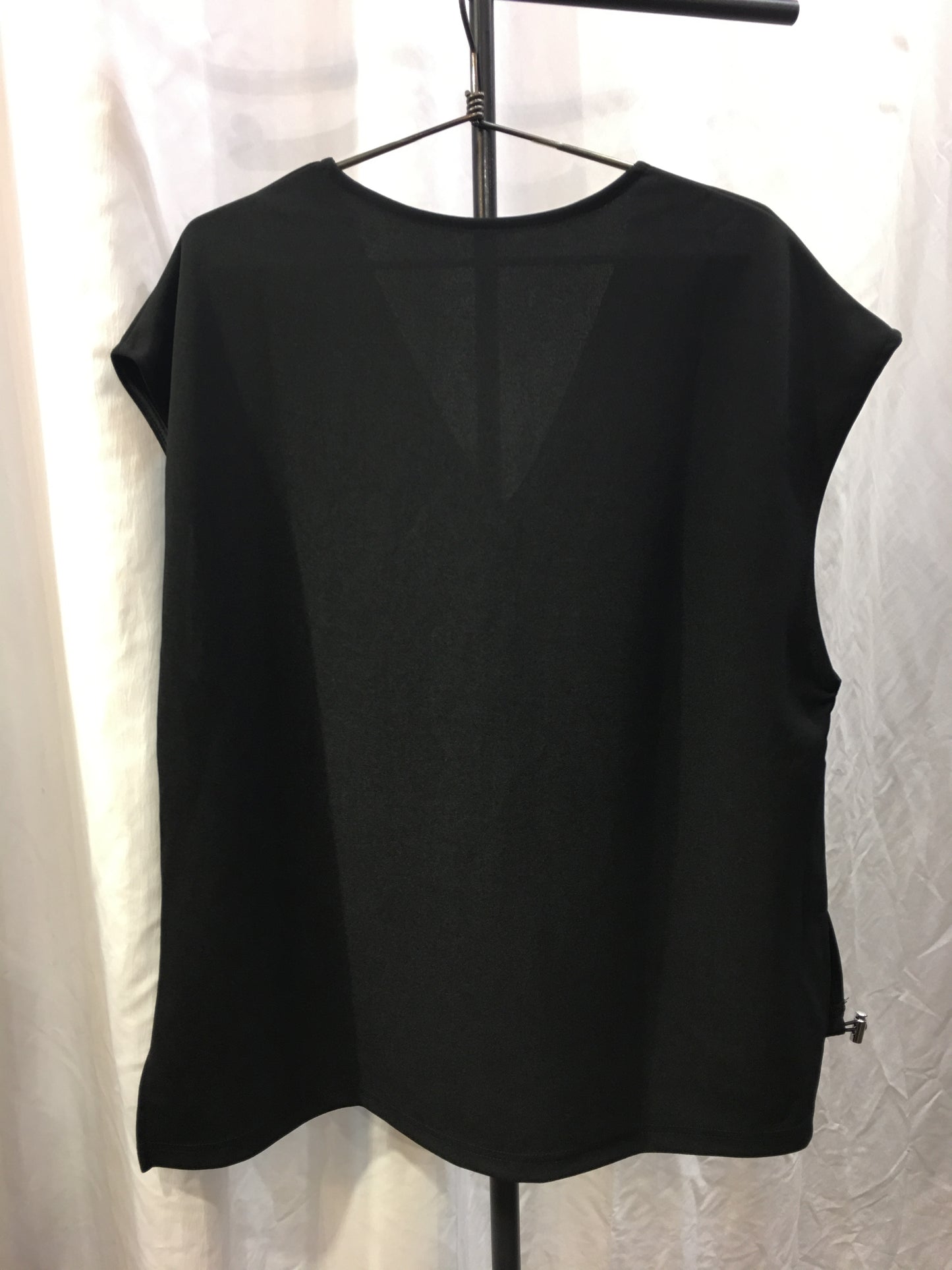 ☆CLOCHE裾ドロストVネックベスト