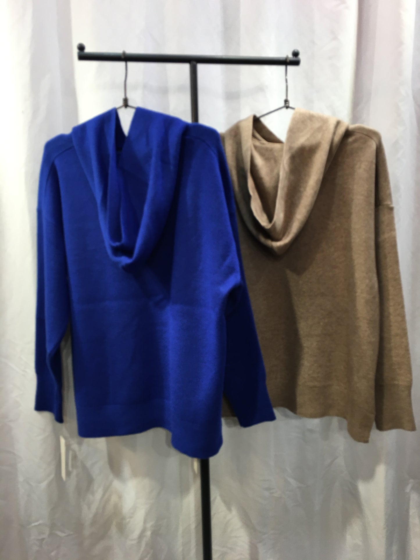 ☆epidemique エンボスフードニットTOPS