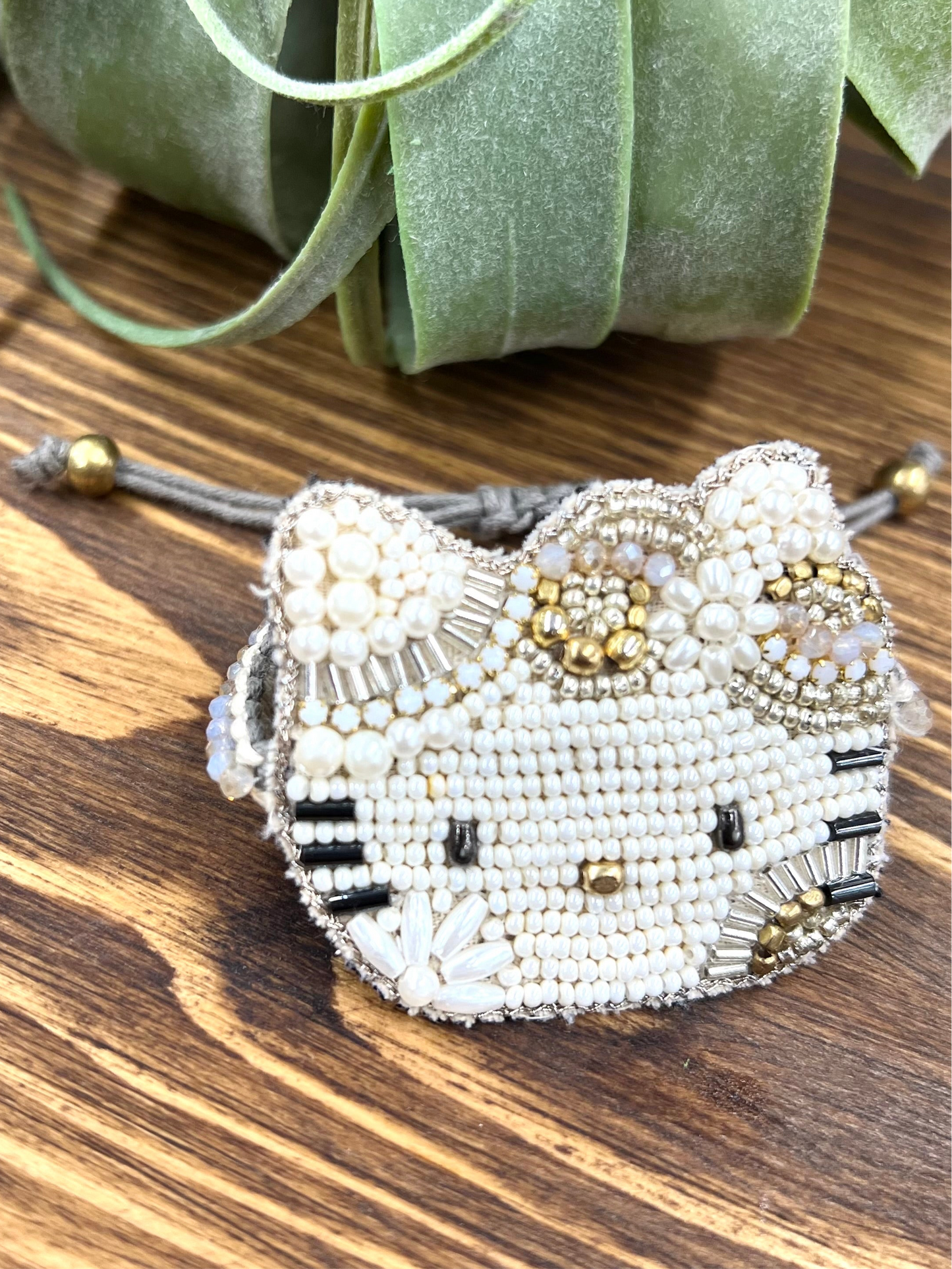 ハローキティ ビーズ刺繍ブレスレット