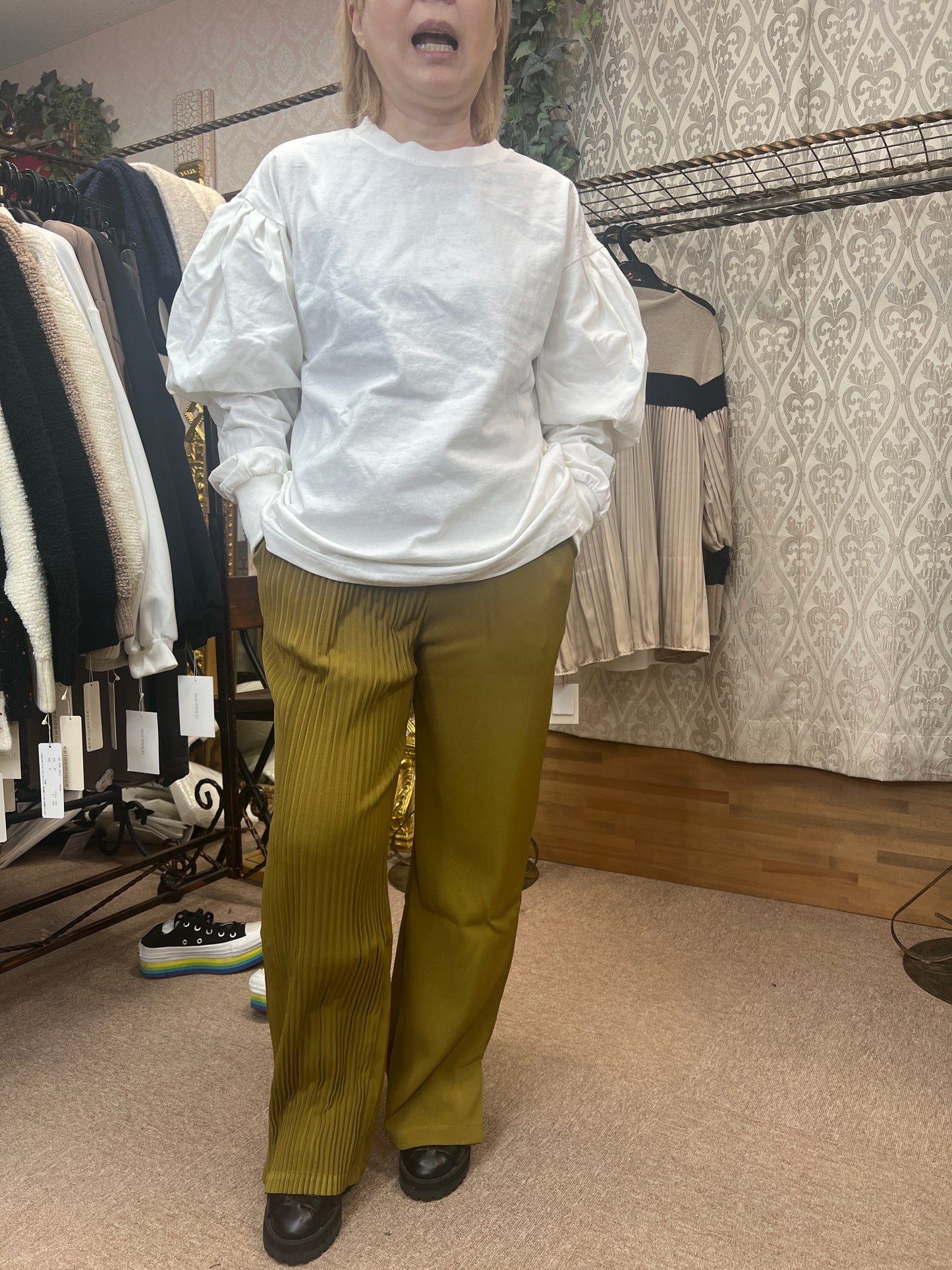 12/23 Live MH 袖パフトップス