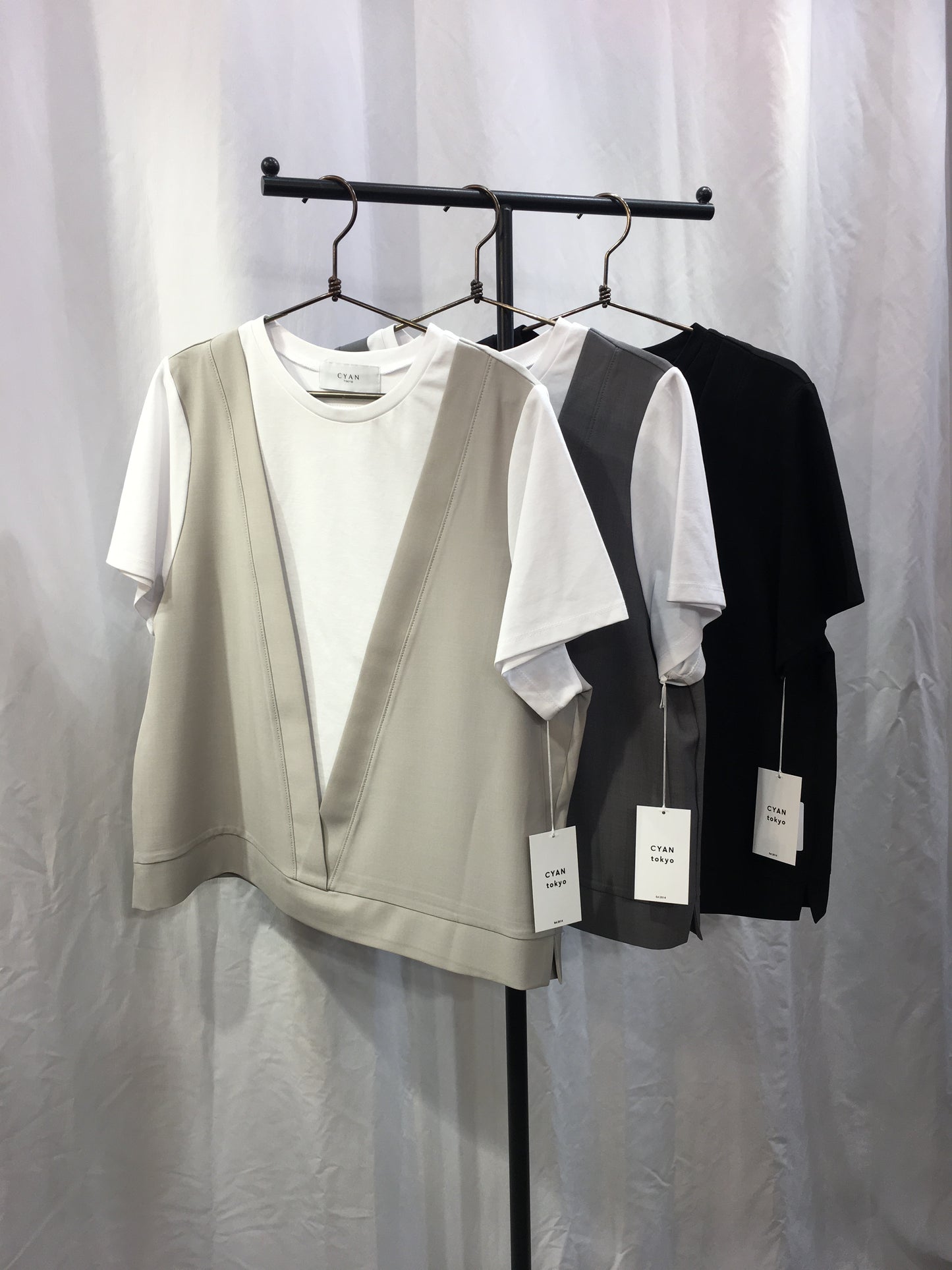 ☆CYAN レイヤーライクコンビTOPS