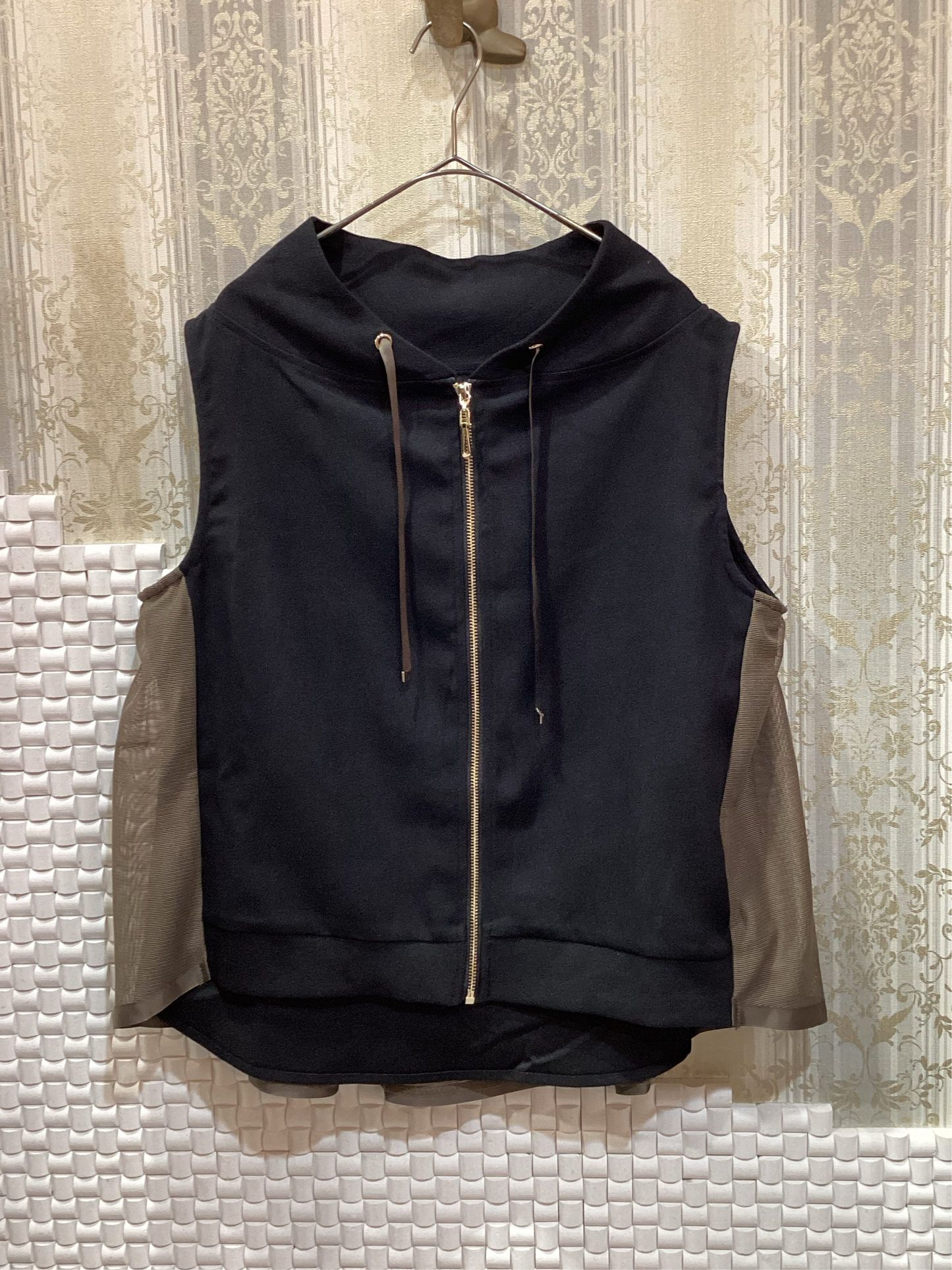 ◯オフネックZIP UP