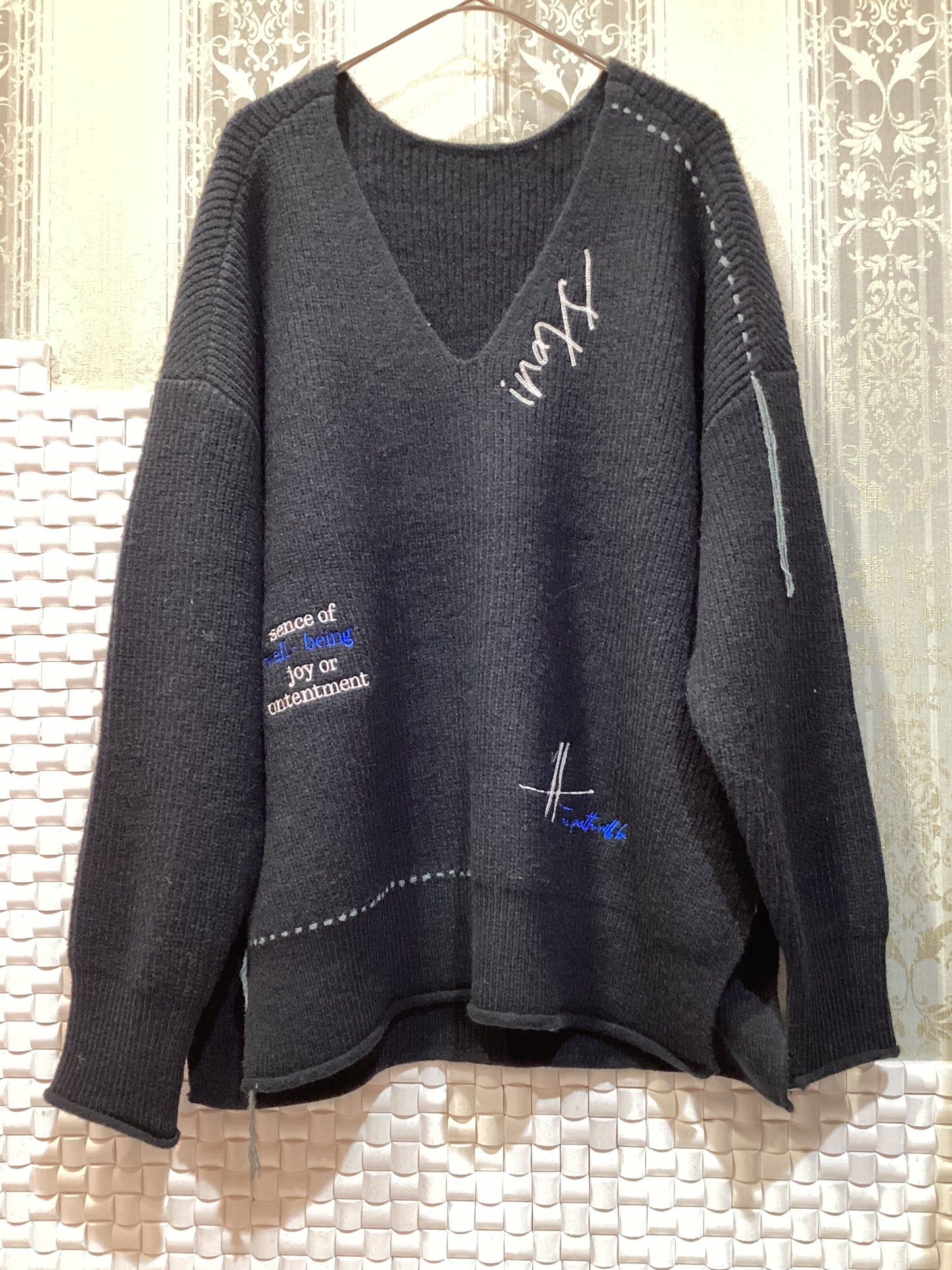 ◯Eimee Law ランダム刺繍ロゴニット