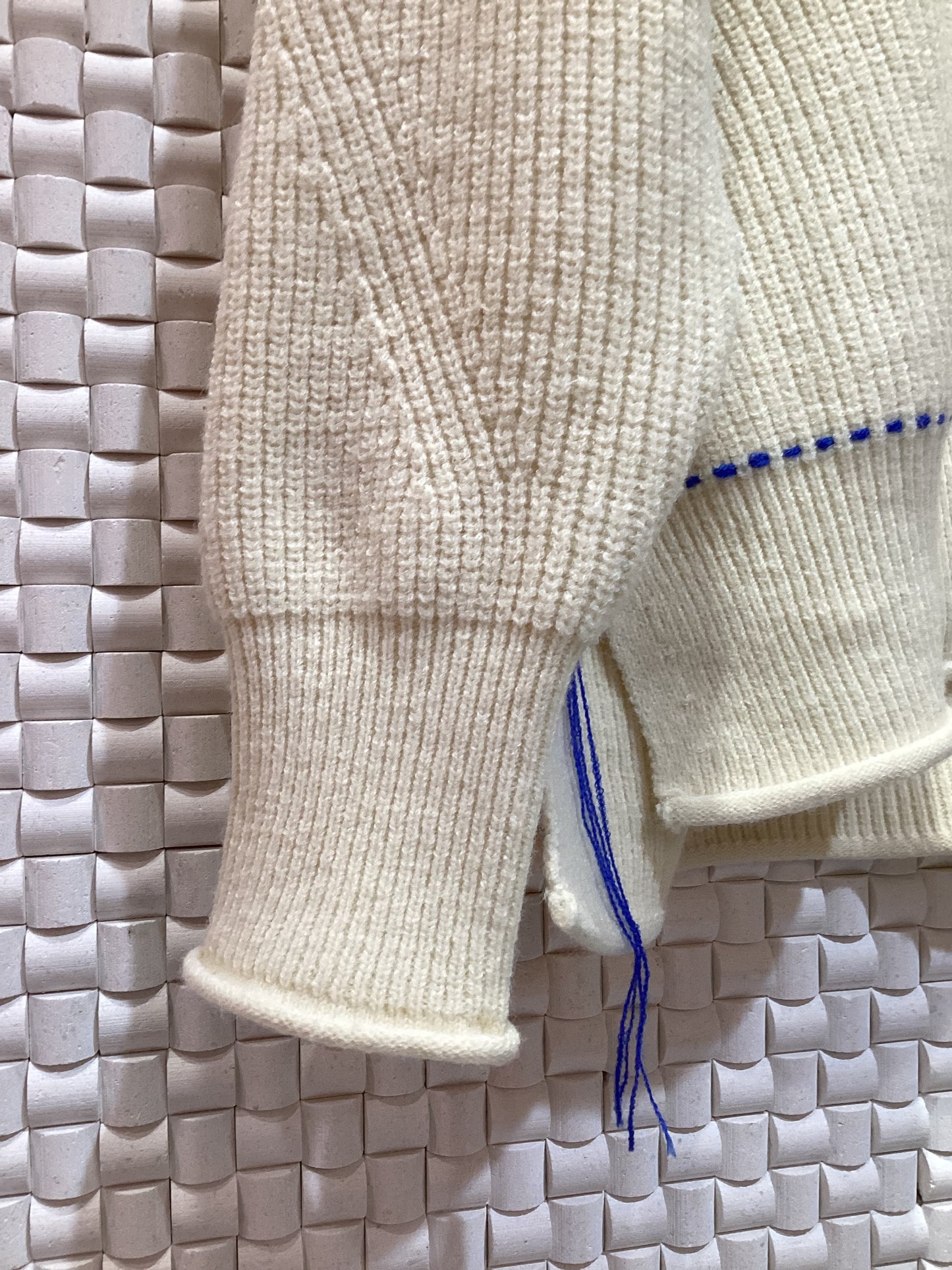 ◯Eimee Law ランダム刺繍ロゴニット