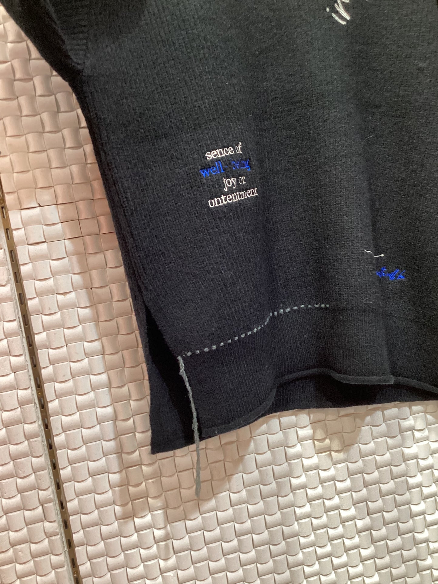 ◯Eimee Law ランダム刺繍ロゴニット