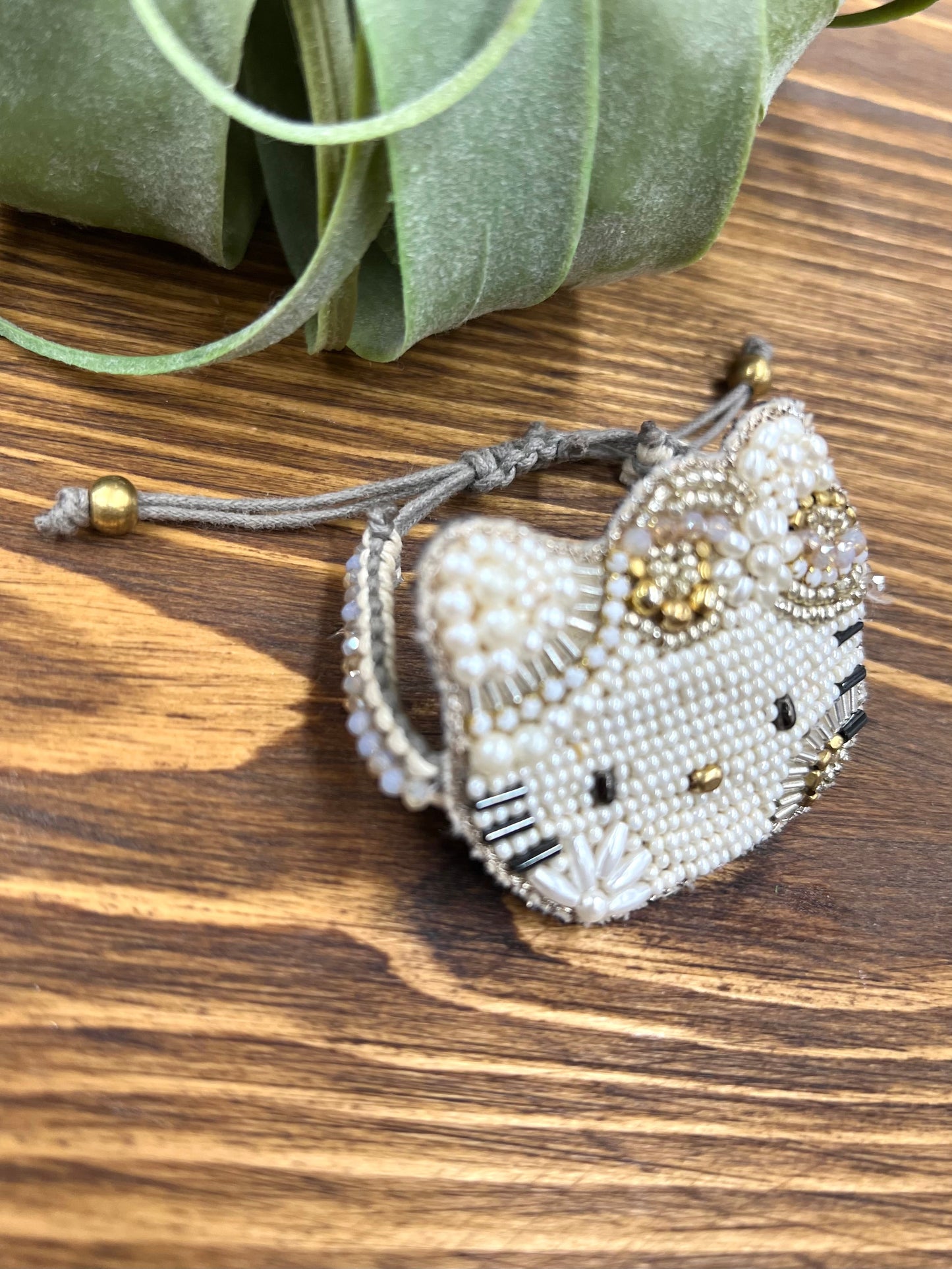 ハローキティ ビーズ刺繍ブレスレット