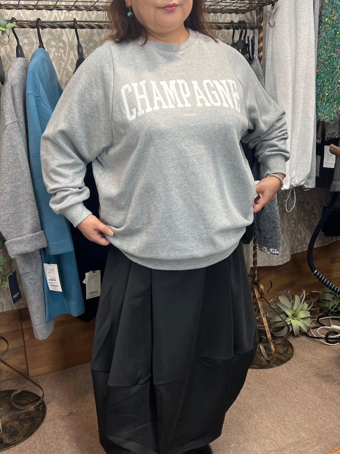 ロゴスウェットトップス