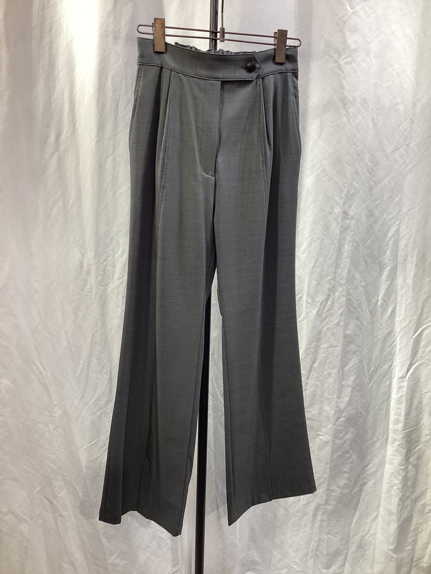 ☆CHIGNON スリットフレアPTる