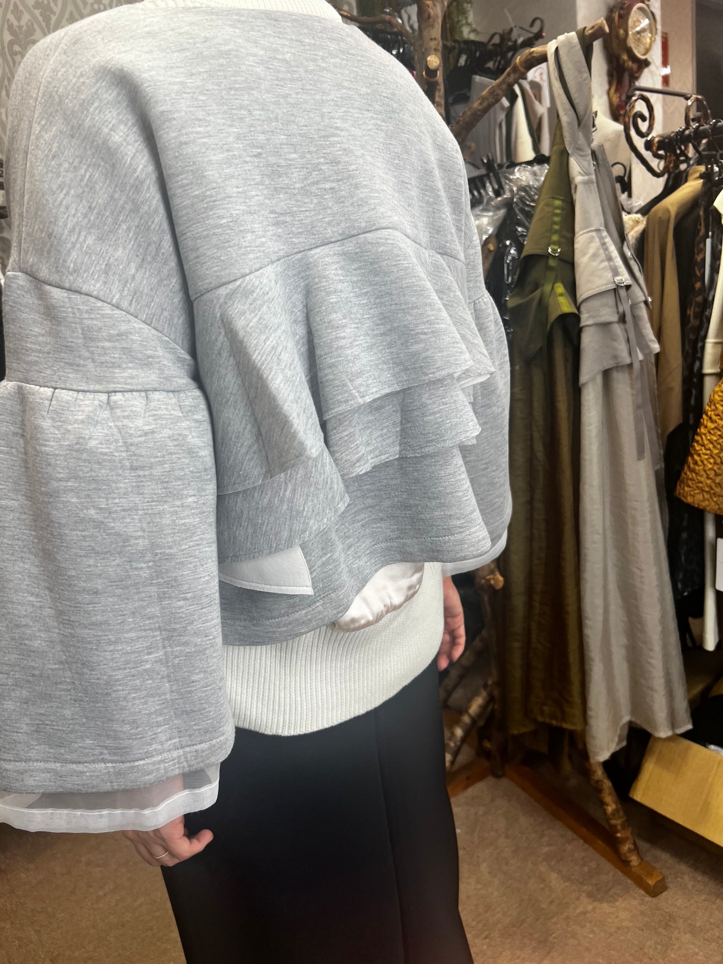 ボンディングフリルショートジャケット