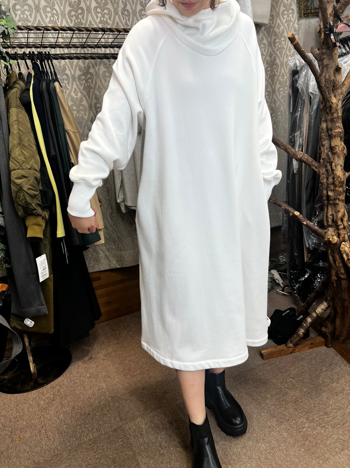 ボンバーヒートパーカーワンピ