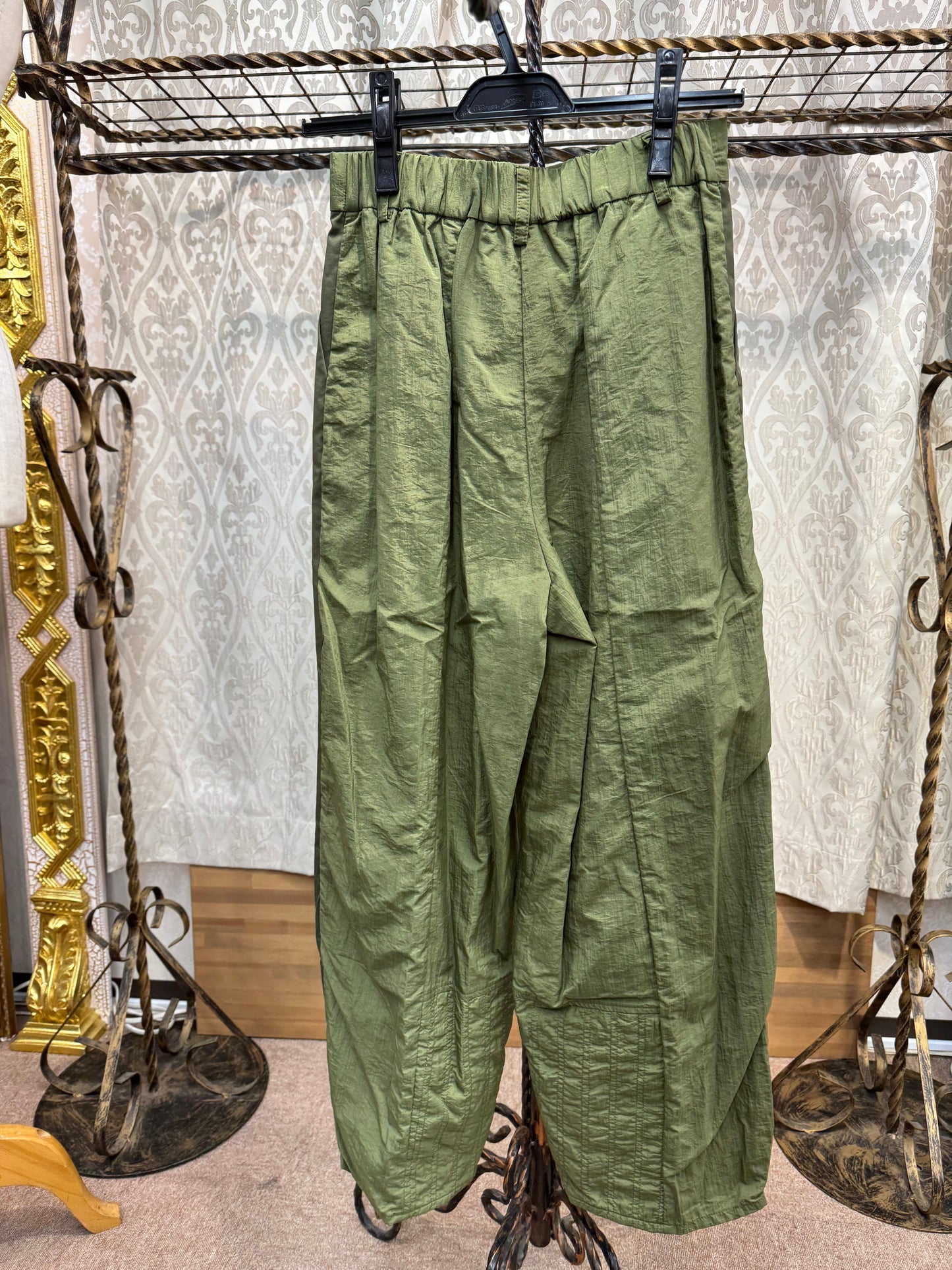 パラシュートパンツ