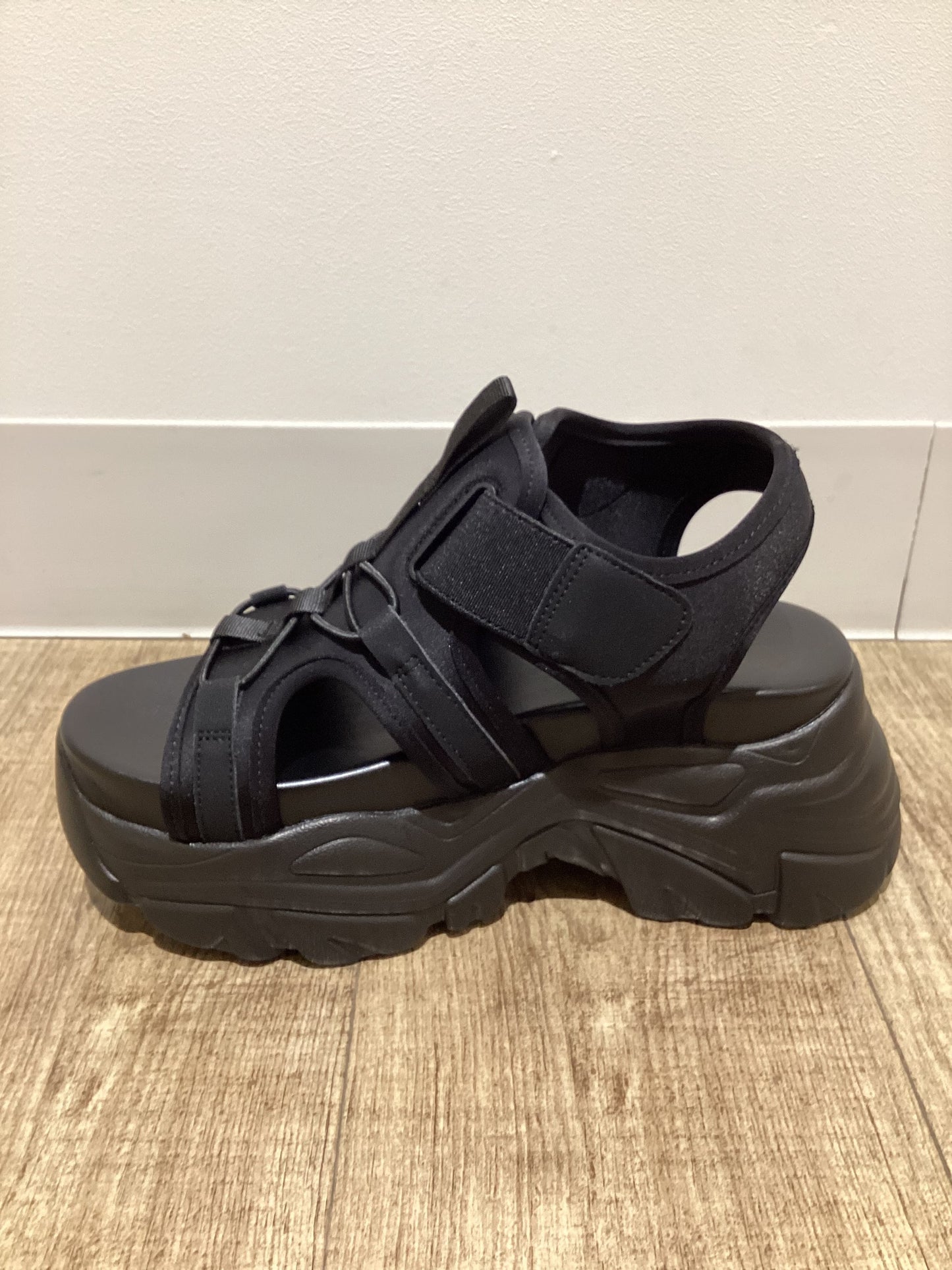 ◯レースアップスニーカーサンダル