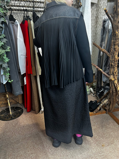 バックプリーツデニムベスト