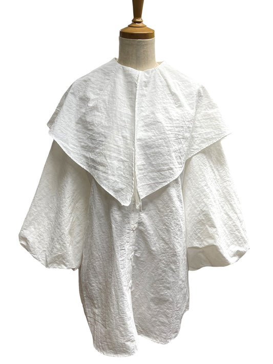 ケープカラーブラウス