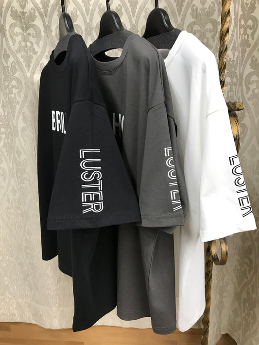 ATELIER SIX    BRILHOロゴプリントTシャツ