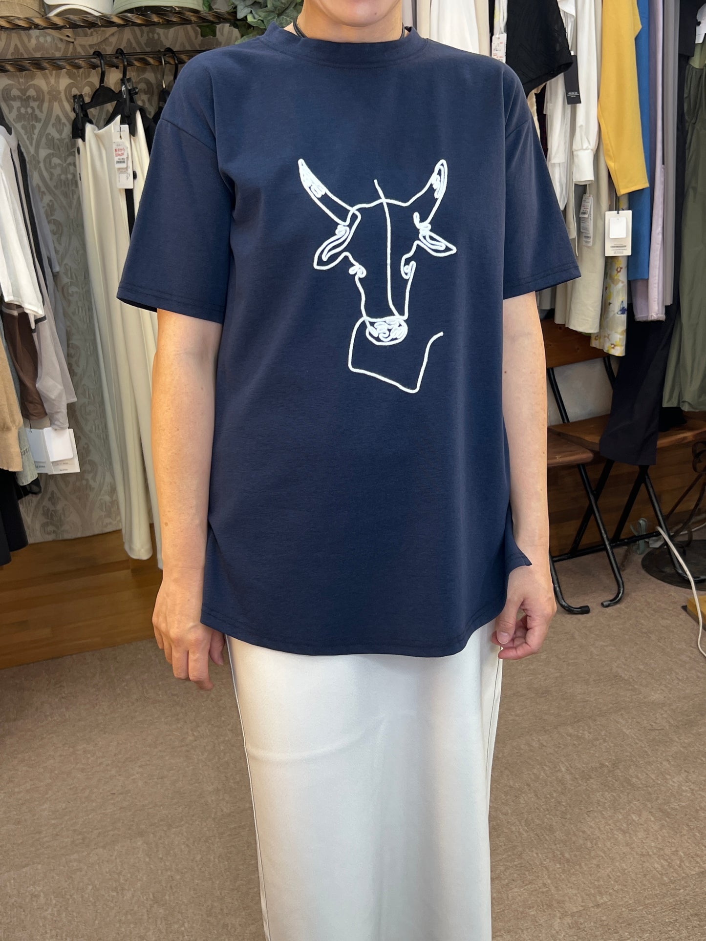 カウ刺繍Tシャツ