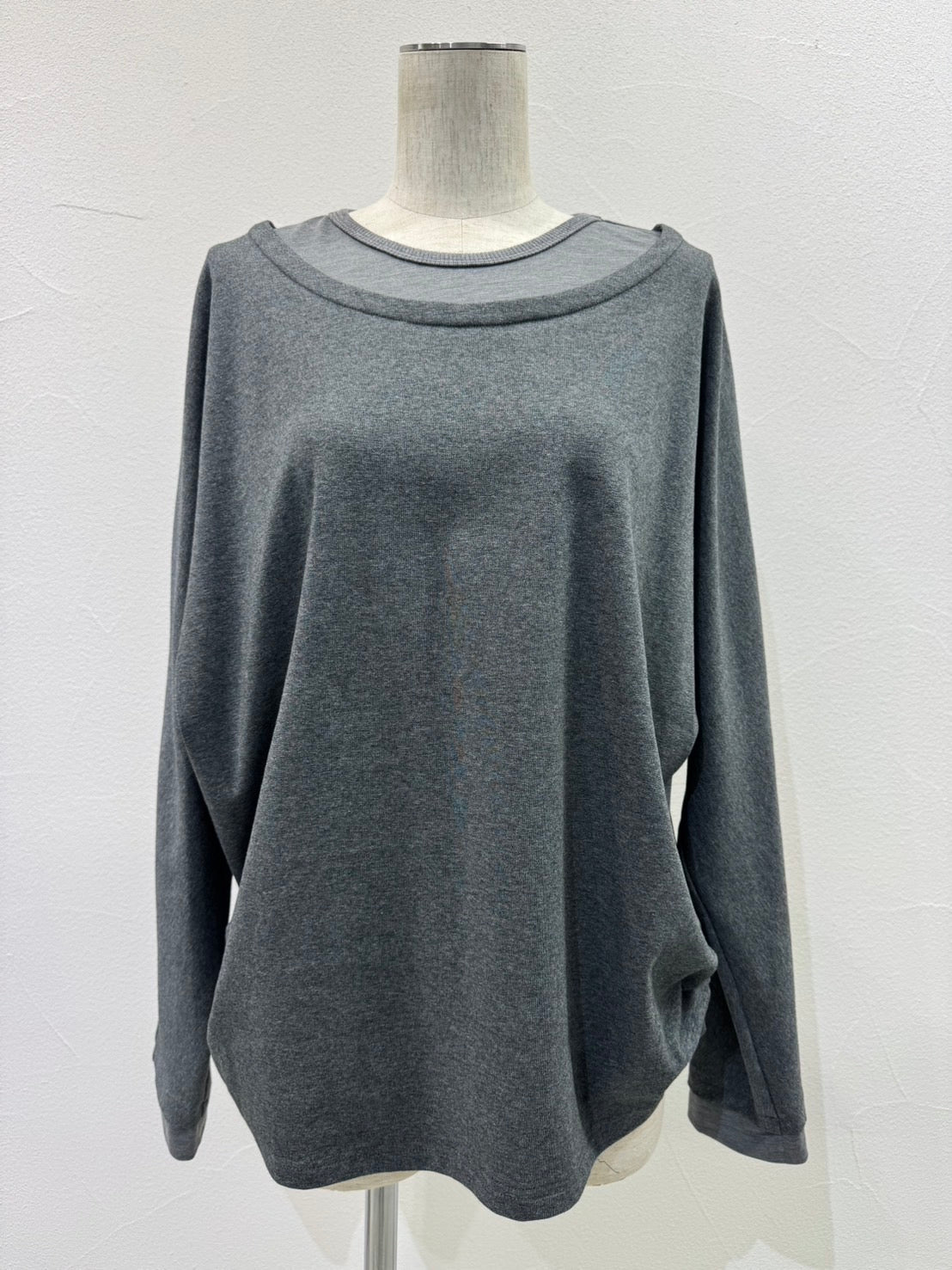 ☆予約CYANレイヤーネックドルマンtops【即日決済で次から使える10％還元クーポンもらえます】