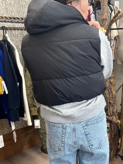 ショートダウンベスト