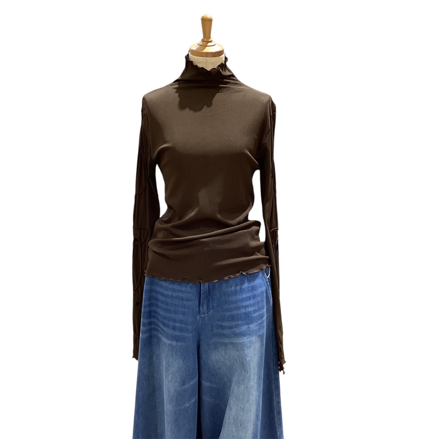 ◎袖コード刺繍ハイネックPO