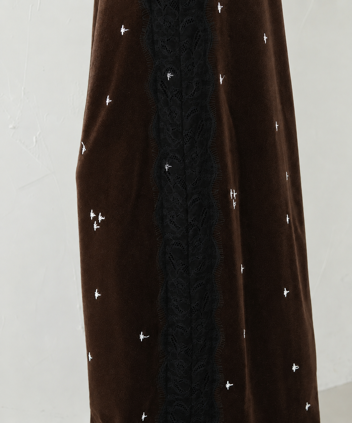 ◎CLEIO 刺繍ベロアレースナロースカート