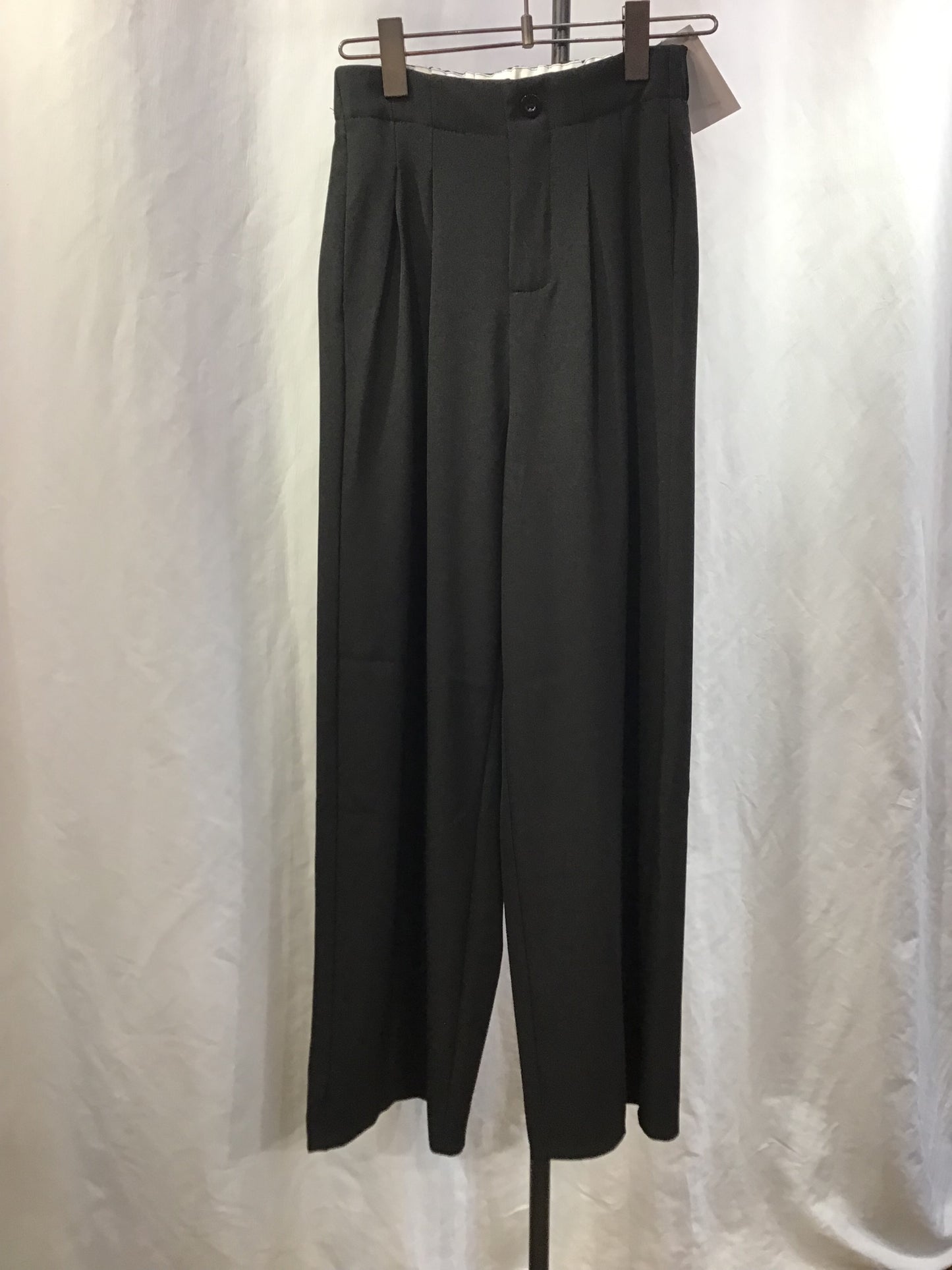 ☆タックパンツ