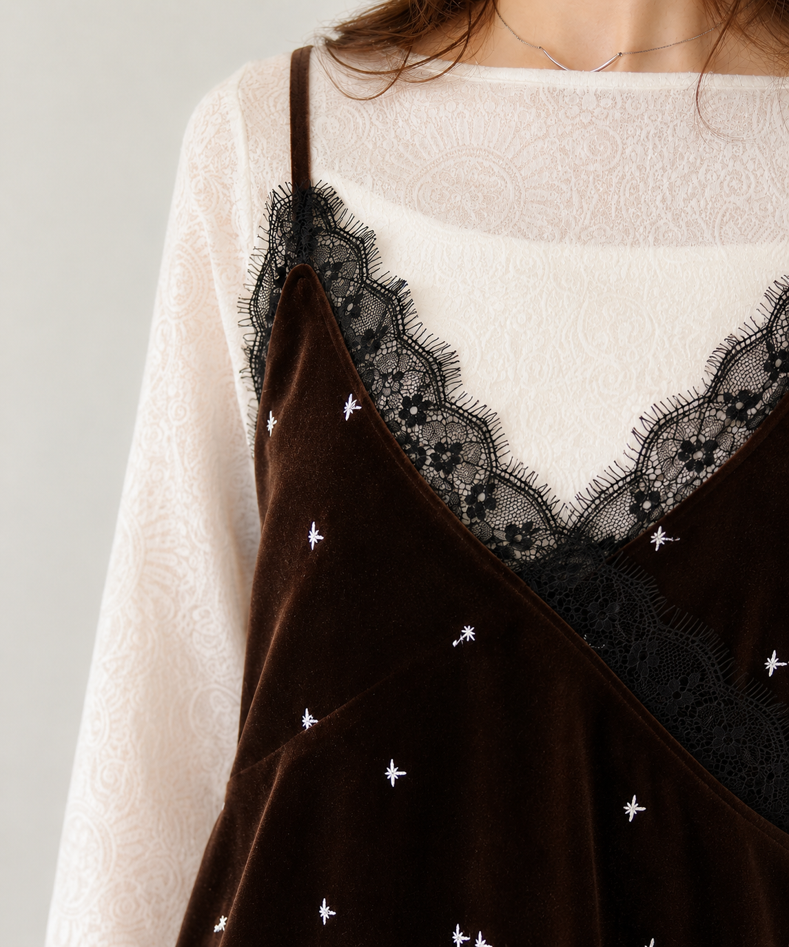 ◎CLEIO 刺繍ベロアレースペプラムキャミソール