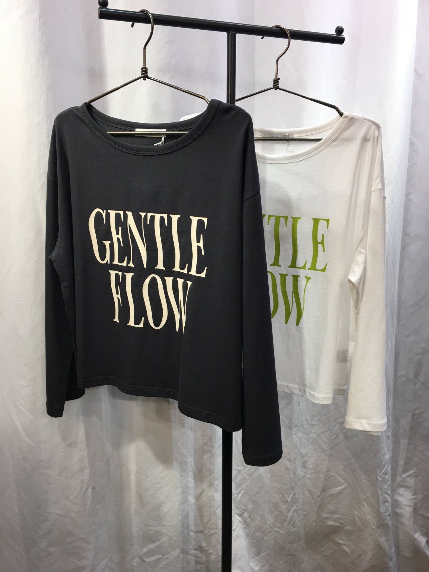 ☆CHIGNON FLOWウェイブロゴTee