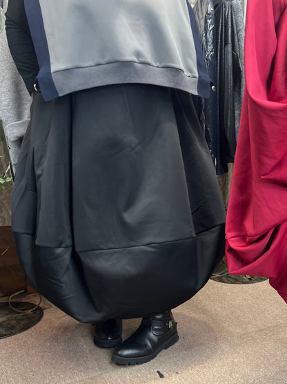 コクーンジャージスカート