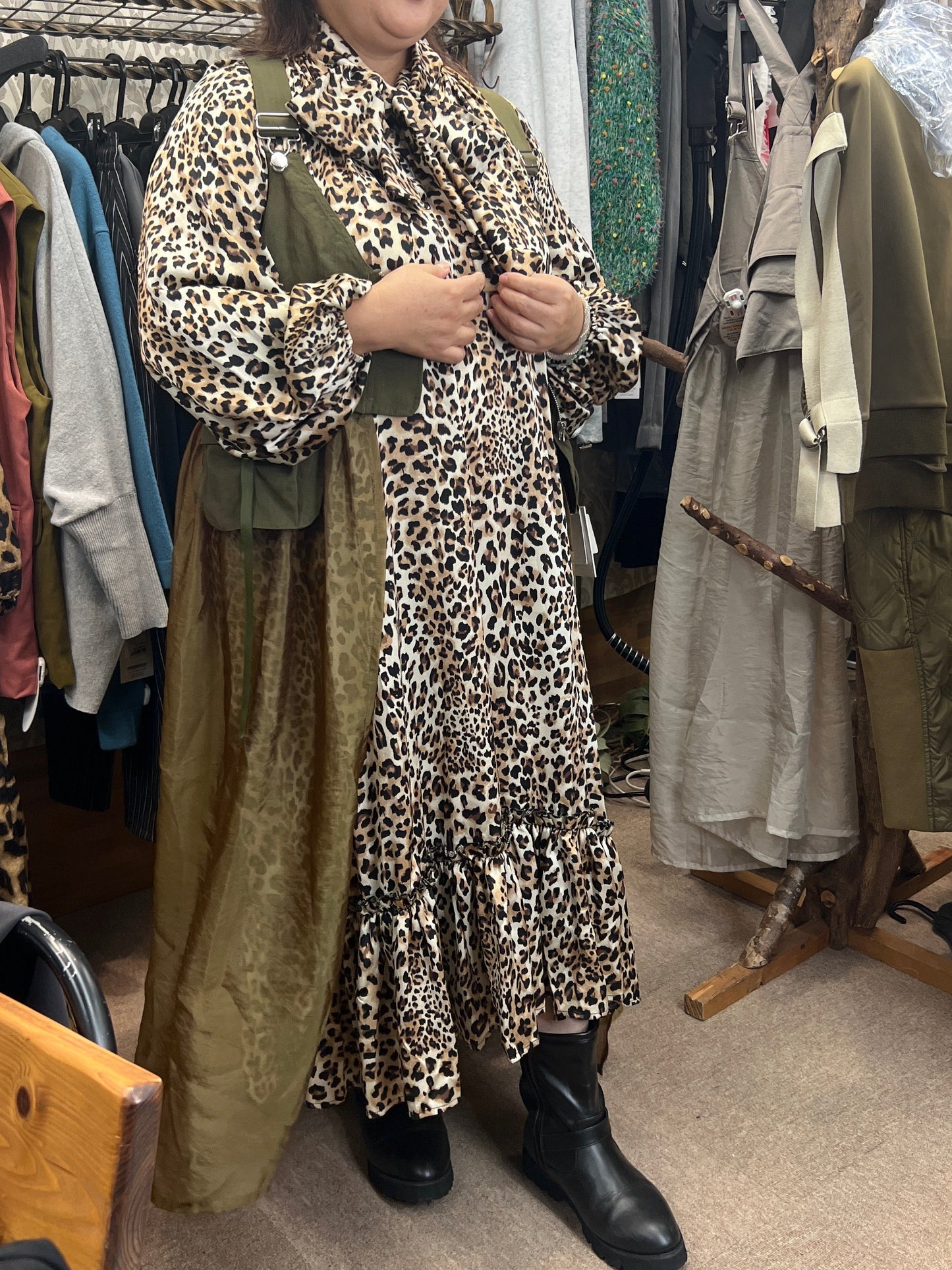 ヒョウ柄ワンピース