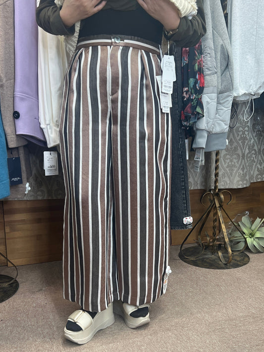 ストライプパンツ