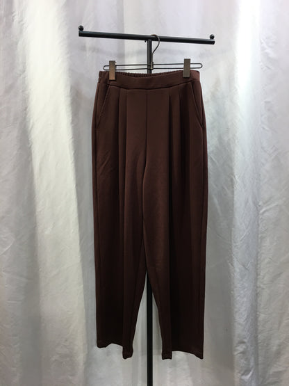 ☆カーブタックパンツ