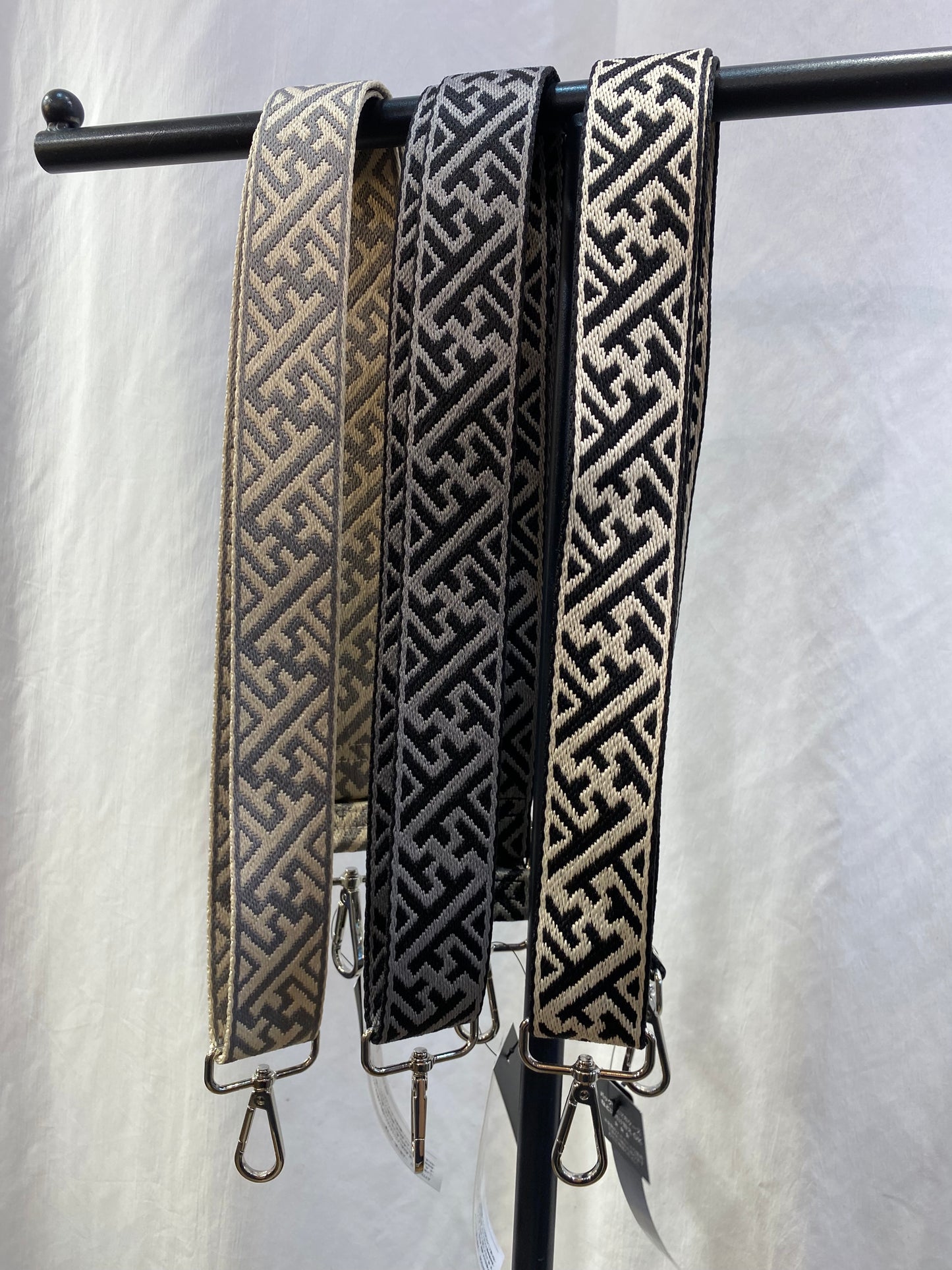 ☆adia BAGSTRAP レギュラー　トガラ