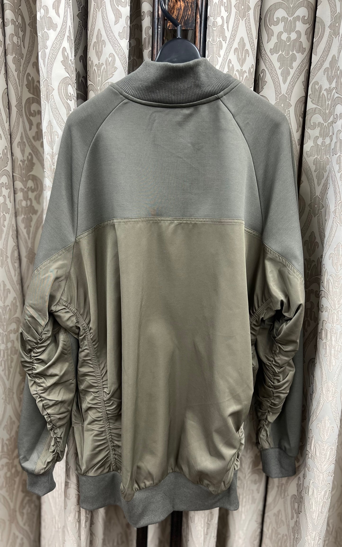 異素材切替ギャザーブルゾン